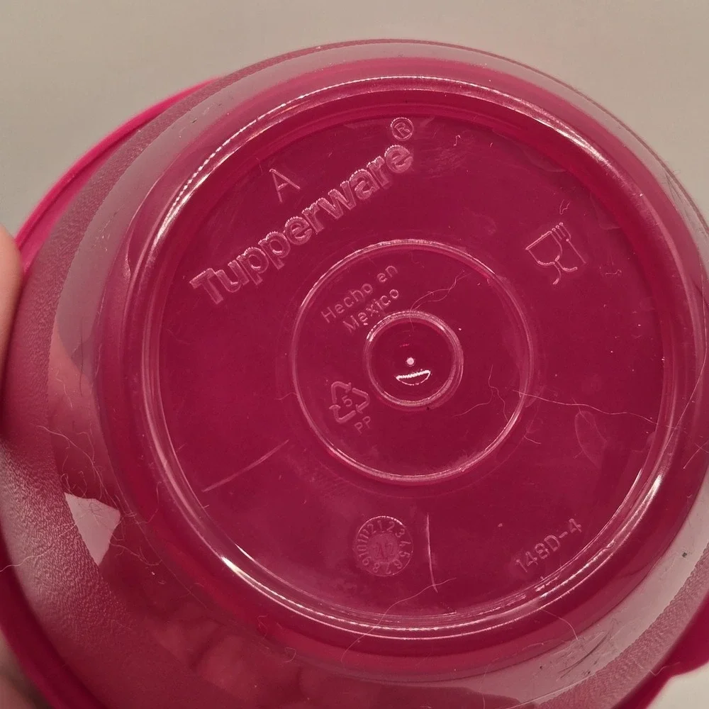 Tupperware Refrigerator Bowl 14oz  Red‎ With Matching Lid